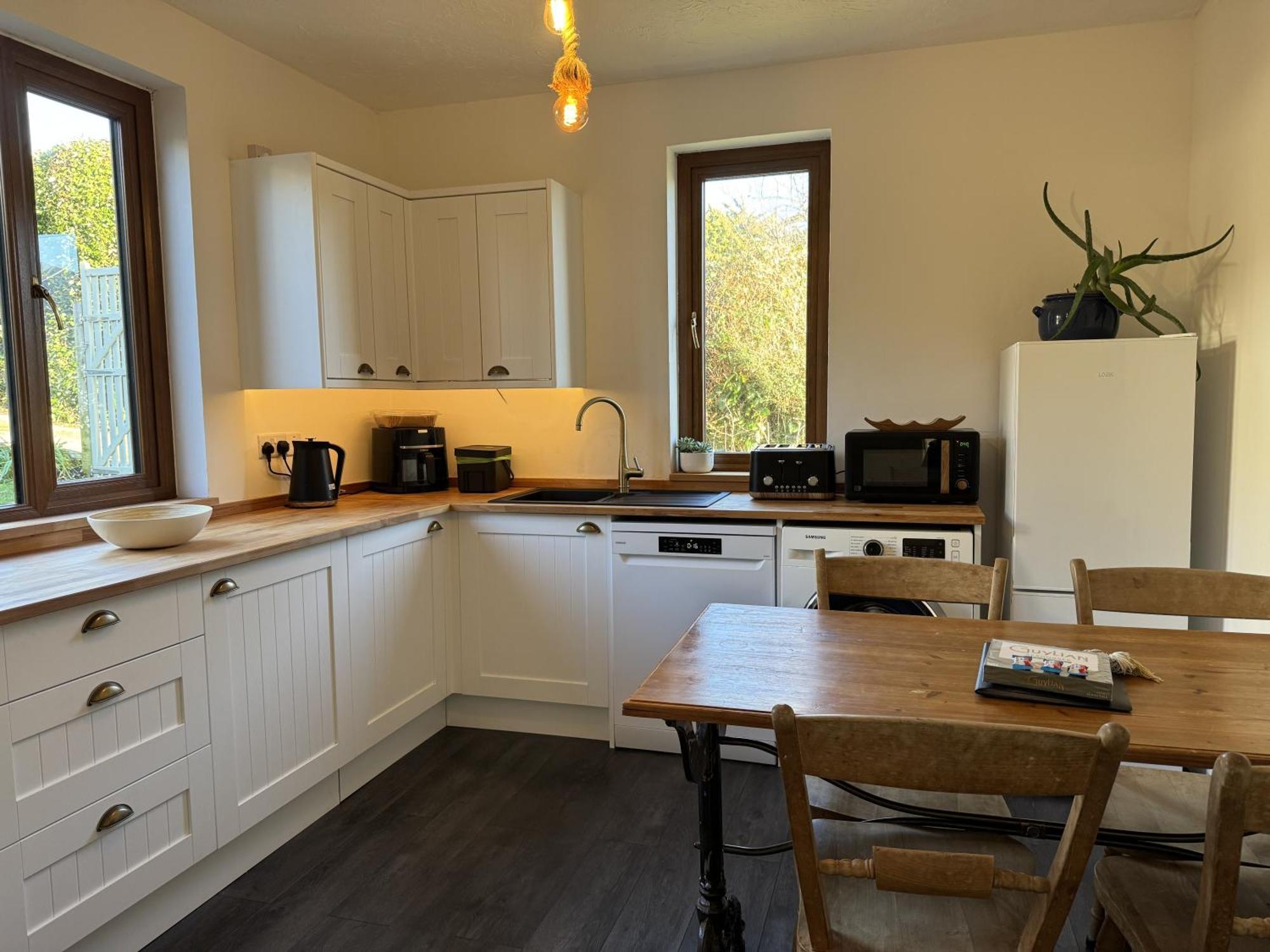 3 Bed Ground Floor Apartment - Hot Tub Optional Upgrade Hythe  Exteriér fotografie